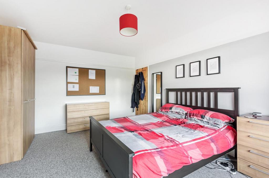 Bedroom 2.2.jpg