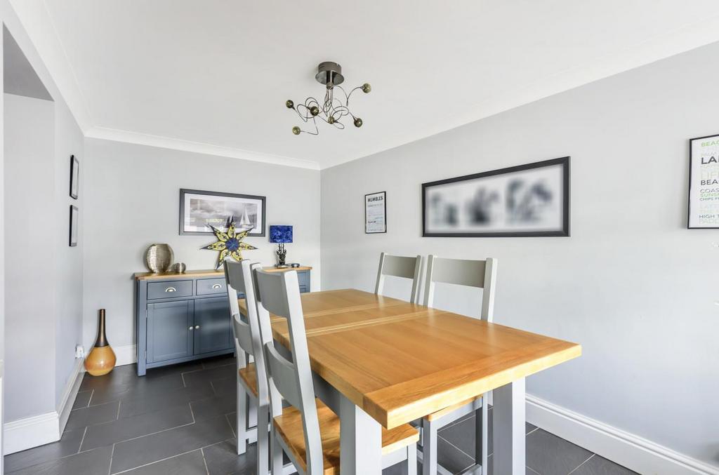 Dining room 2.jpg