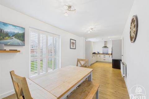4 bedroom detached house for sale, Snowdrop Crescent, Lydney GL15