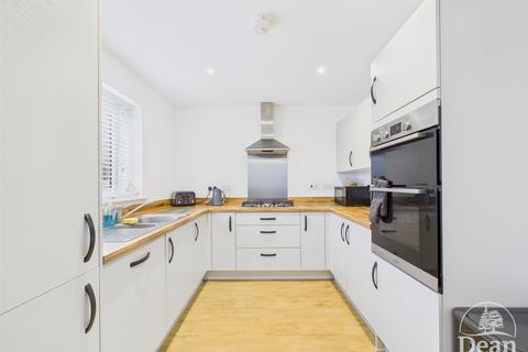 4 bedroom detached house for sale, Snowdrop Crescent, Lydney GL15