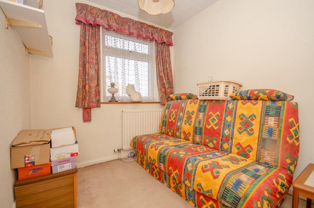 Bedroom 4 (2).jpg