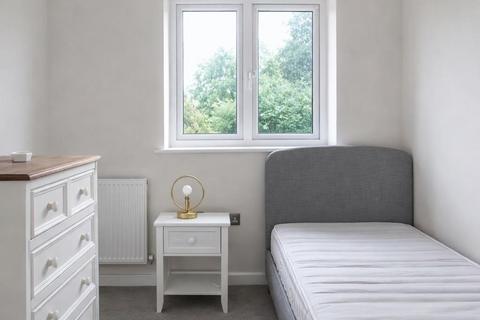 1 bedroom in a house share to rent, Muirfield Road, Watford WD19
