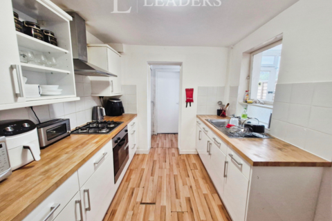 1 bedroom house to rent, The Crescent, SO50