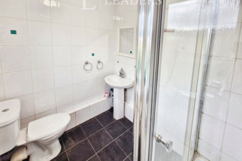 1 bedroom house to rent, The Crescent, SO50