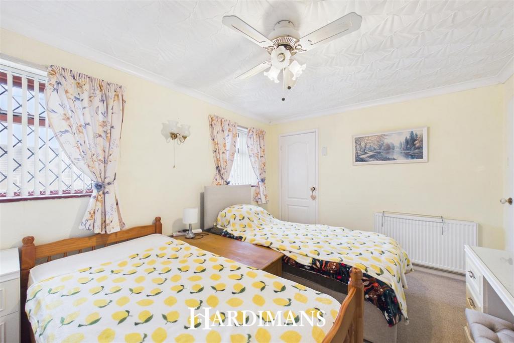 CAM01288 G0-PR0422-STILL014.jpg