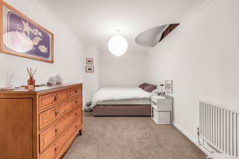 2 bedroom flat for sale, St. John Street, Islington, London