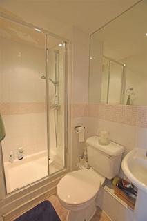 2 bedroom flat to rent, Sienna House, Vellacott Close, Cardiff.