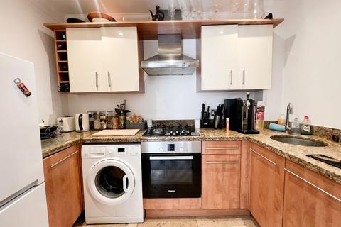 2 bedroom flat for sale, Alumhurst Road, Alum Chine, Westbourne, BH4