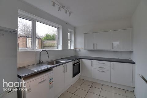 2 bedroom semi-detached house to rent, Countess Road, Northampton