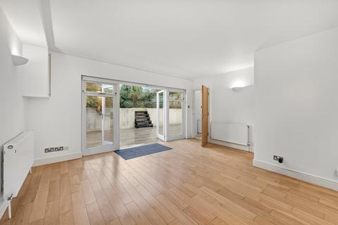 2 bedroom house to rent, Colinette Road, London