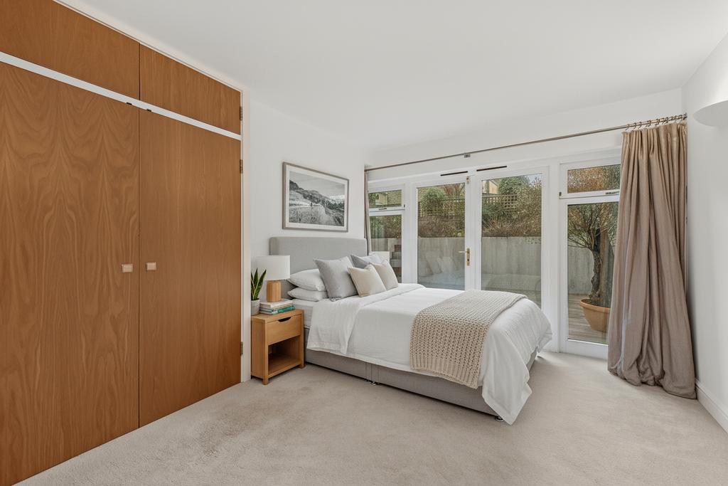 Apartment in London - View 2