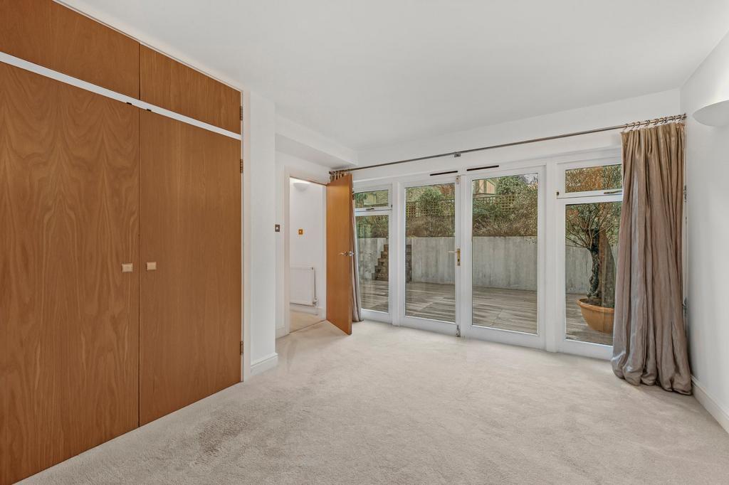Apartment in London - More