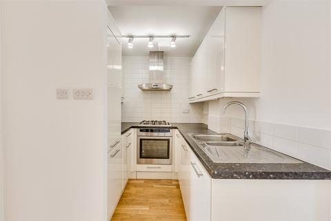2 bedroom flat to rent, Kew Bridge Court, London