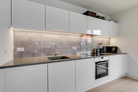2 bedroom apartment to rent, Mercier Court, Royal Wharf