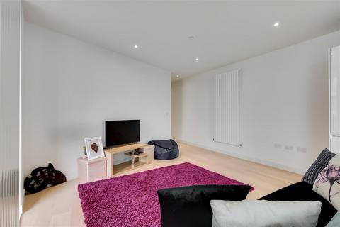 2 bedroom apartment to rent, Mercier Court, Royal Wharf