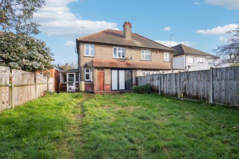 4 bedroom semi-detached house to rent, Lyncroft Avenue