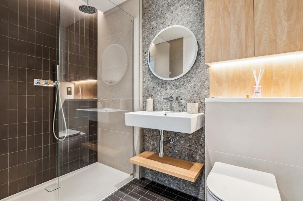 2nd Bedroom En-Suite