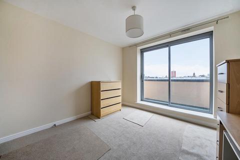 2 bedroom flat to rent, Curness Street, Lewisham, SE13 6JY