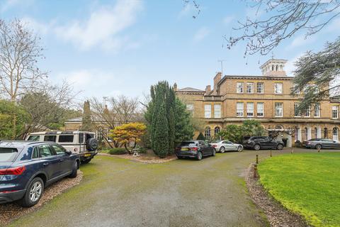undefined, Ham Common, Richmond TW10