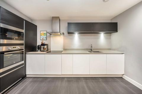 2 bedroom flat for sale, Eltringham Street, London SW18