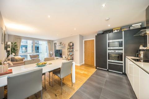 2 bedroom flat for sale, Eltringham Street, London SW18