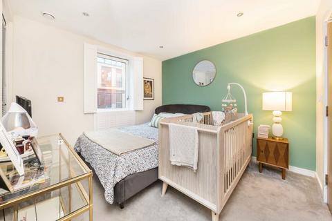 2 bedroom flat for sale, Eltringham Street, London SW18