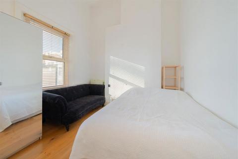 2 bedroom flat to rent, Praed Street, London W2