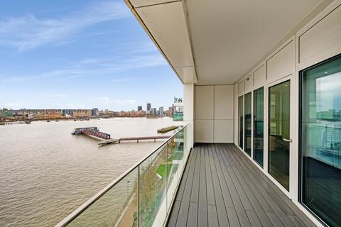 3 bedroom apartment for sale, Carrick House, Royal Wharf, E16