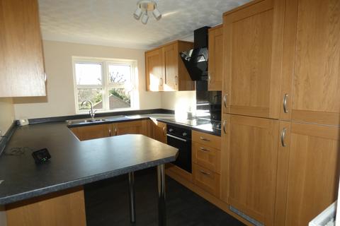 2 bedroom flat to rent, Upland Road, West Mersea, Colchester