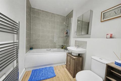 2 bedroom flat for sale, Heath Way, Shenley