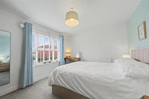 2 bedroom flat for sale, Heath Way, Shenley