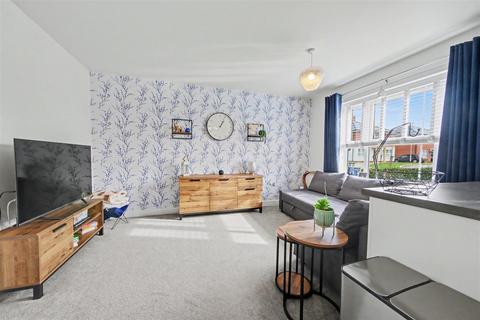 2 bedroom flat for sale, Heath Way, Shenley