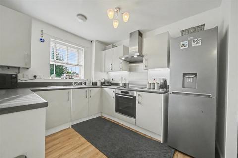 2 bedroom flat for sale, Heath Way, Shenley