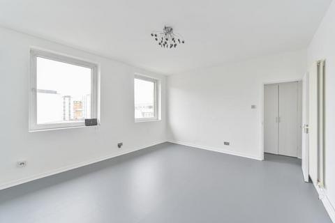 1 bedroom flat for sale, Chalmers House, York Road, London, SW11