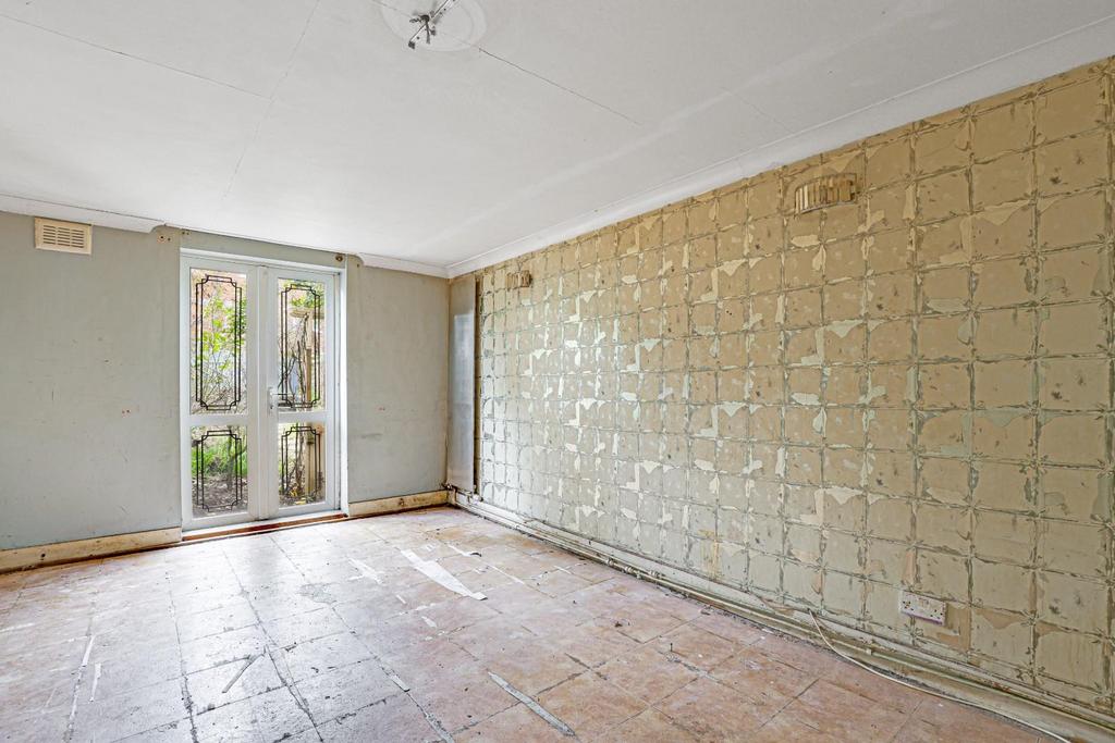 11-cf01 JHProp Wpen - 70 Fairlawn Road - 19.jpg
