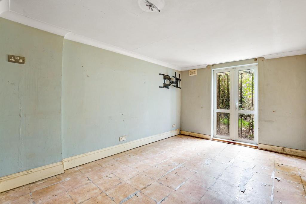 13-586f JHProp Wpen - 70 Fairlawn Road - 25.jpg