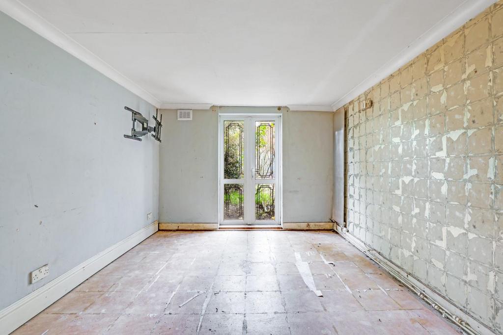 12-8113 JHProp Wpen - 70 Fairlawn Road - 22.jpg