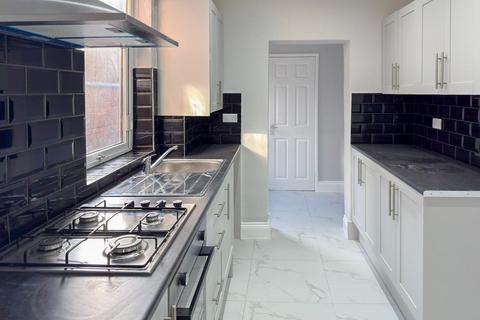 3 bedroom terraced house for sale, Cambridge Street, Semilong, Northampton NN2