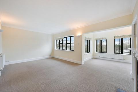 3 bedroom flat for sale, Christ Church Mount, Epsom