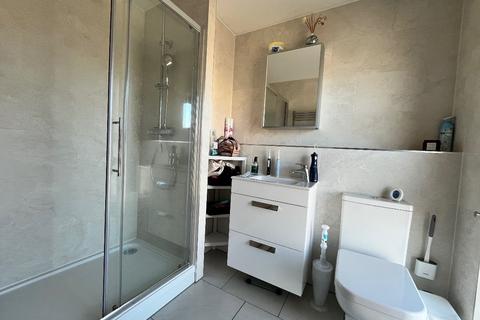 undefined, Flat , Herald Court, Romford