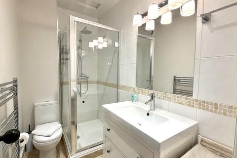 1 bedroom flat to rent, Loftus Road