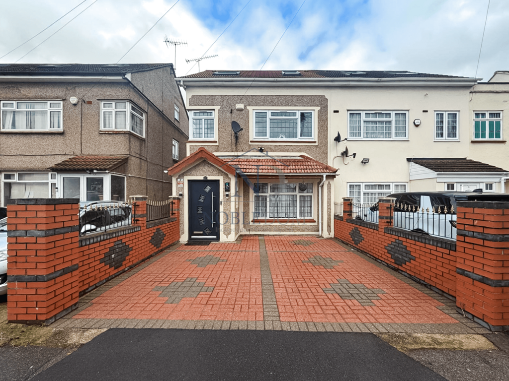 5 bedroom 3 bathroom semi detached house in hayes