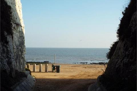2 bedroom apartment to rent, North Foreland Road, Broadstairs