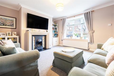 3 bedroom semi-detached house for sale, Woodgate Gardens, Gateshead
