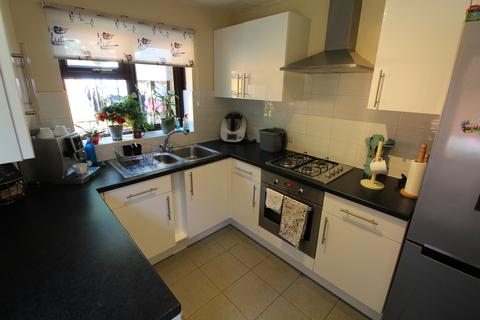 3 bedroom semi-detached house to rent, Woodhall Rise, PETERBOROUGH PE4