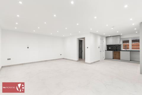 3 bedroom semi-detached house for sale, Hoddesdon EN11