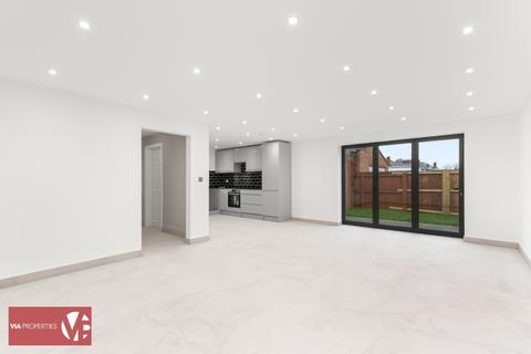 3 bedroom semi-detached house for sale, Hoddesdon EN11