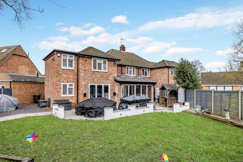 4 bedroom semi-detached house for sale, Eden Close, Surrey KT15