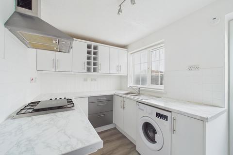 2 bedroom terraced house to rent, Dale Close, Fforestfach, SA5