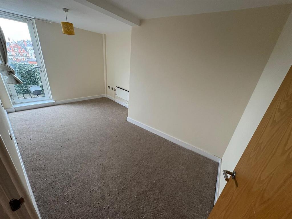 Bedroom 2 .JPG